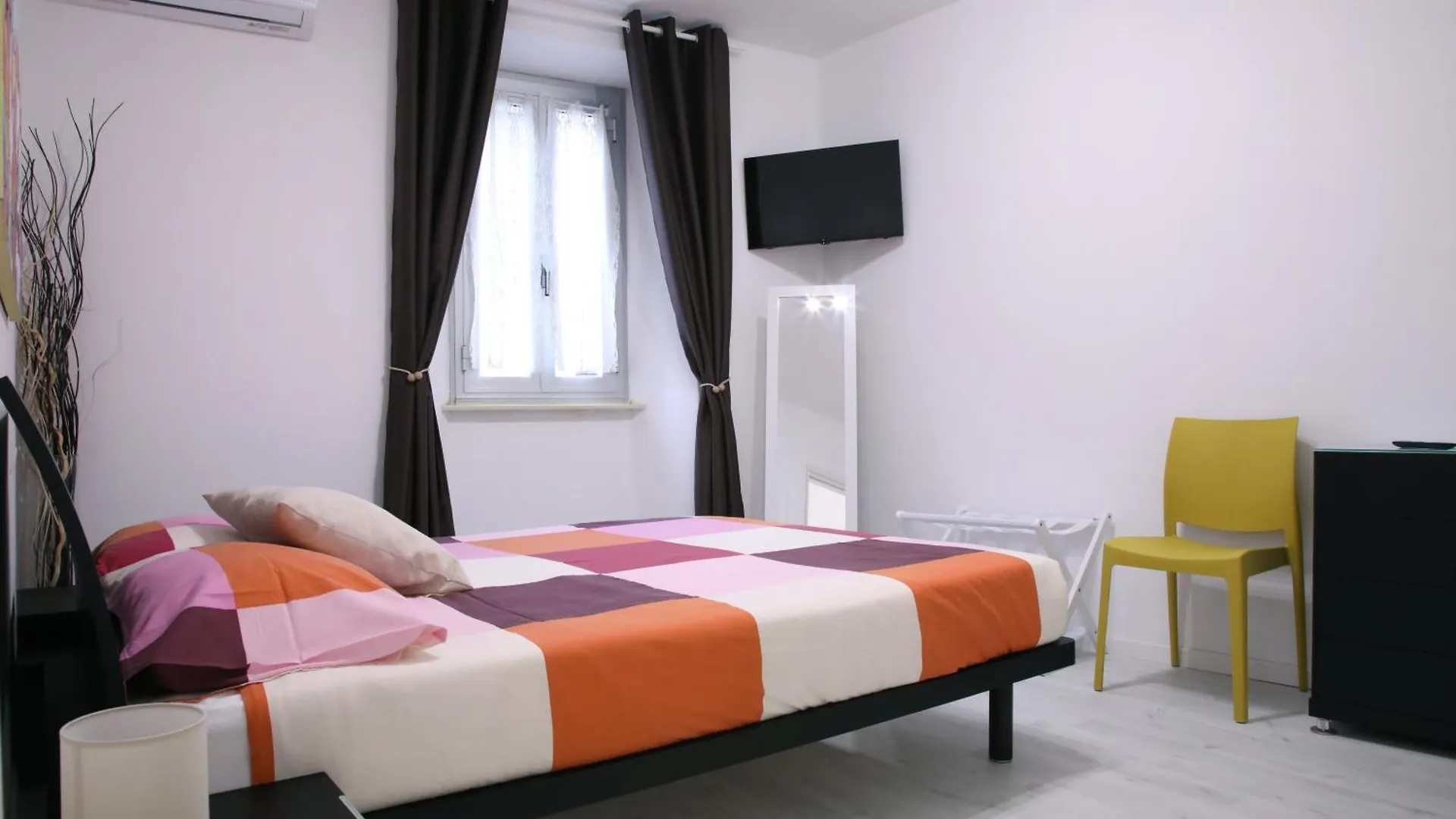 Bed & Breakfast Il Gatto E La Volpe Foresteria Lombarda Lierna Italia